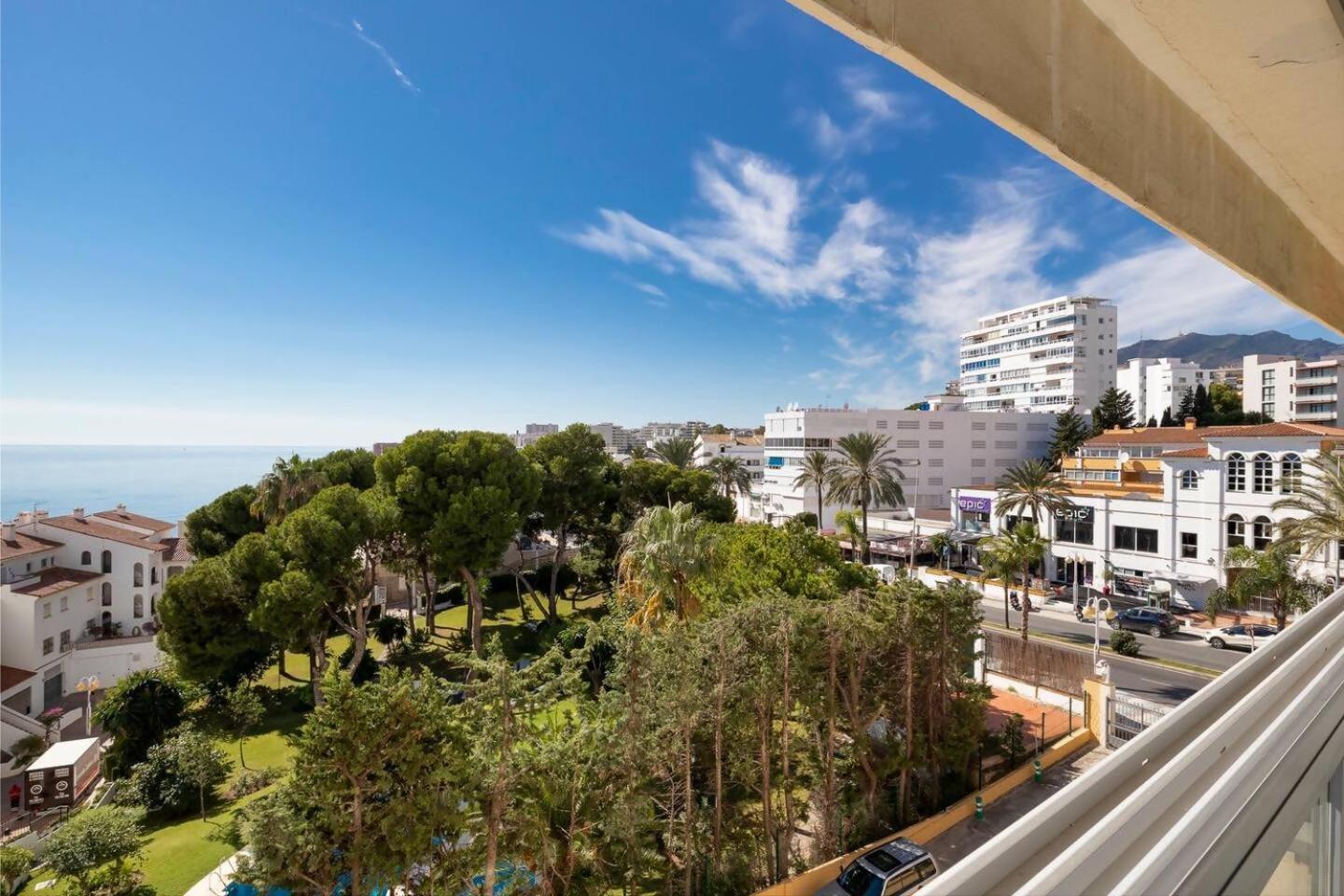 Stunning Apartment 50 Meters From The Sea Benalmádena Exterior foto